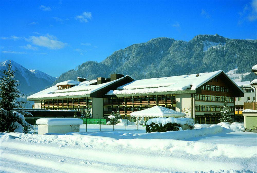 Alpin- Das Sporthotel - Ski In Ski Out Cityxpress, Summercard Included Целль-ам-Зе Экстерьер фото